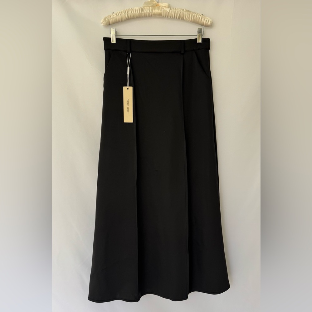 Perfect Corset Black Skirt in Medium
